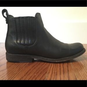 Frye “Phillip” Chelsea boot